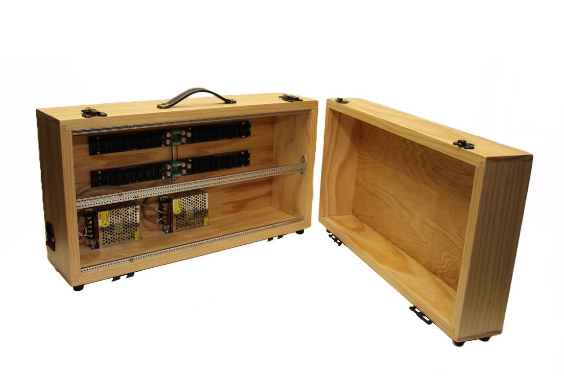 Front view of the 6Ux104HP Portable Eurorack Case and the cover